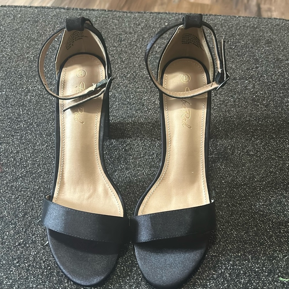 Size 8 Fabaa Rad Black Satin Heel